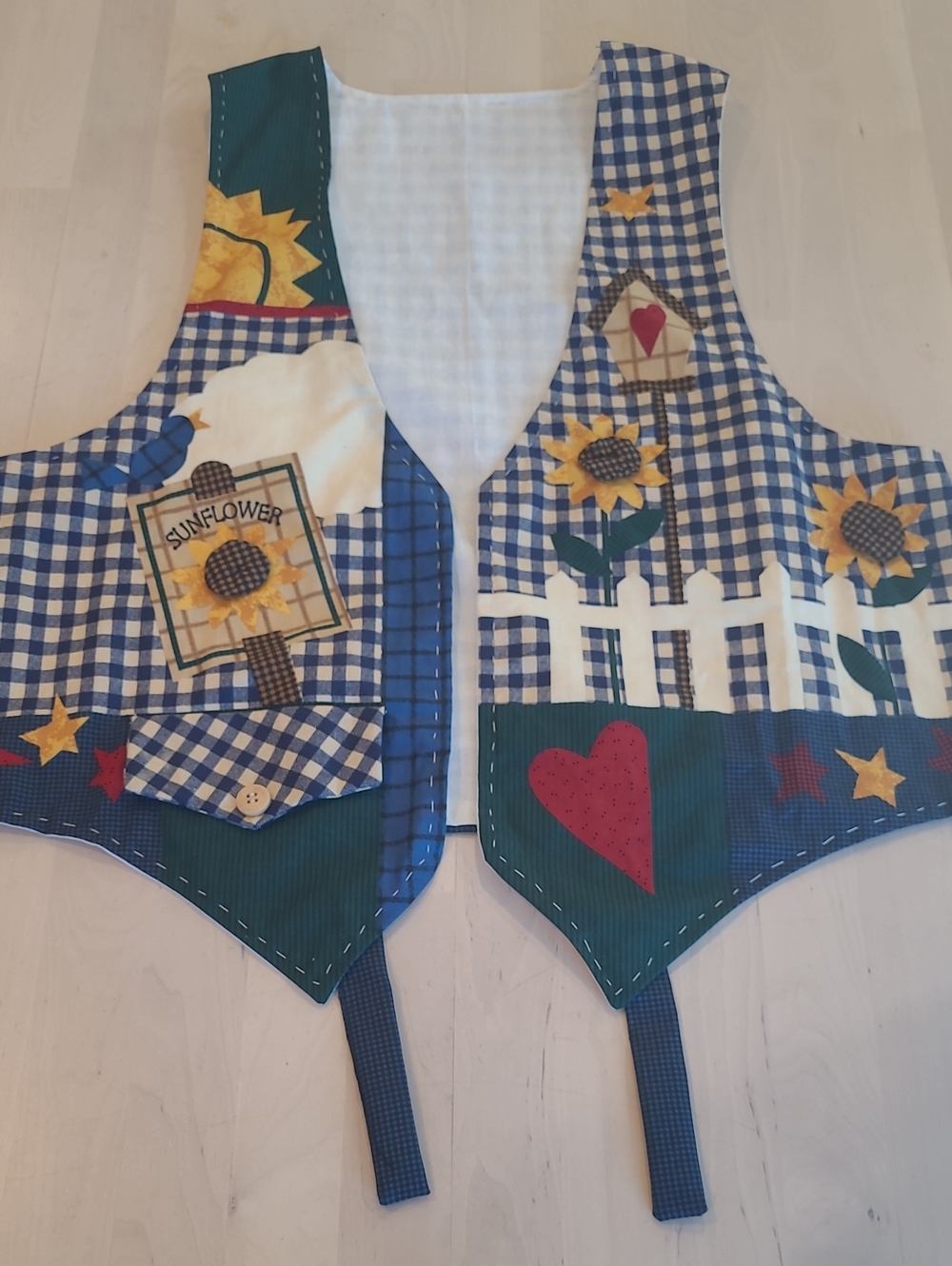 LIKE NEW VTG Kitchsy Handmade Fall Themed Gingham 3D Sunflower Open Front Vest